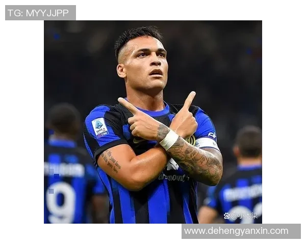 射坏球网的足球球星是谁 他因这一意外事件成名并走红