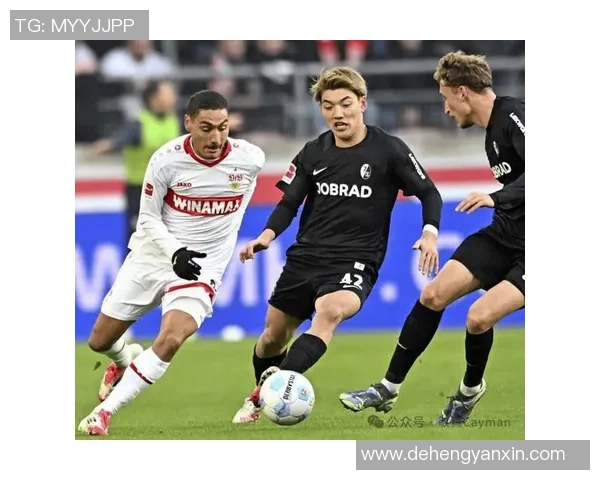 日本足球球星跨界亮相综艺节目 展现多面才艺与幽默魅力