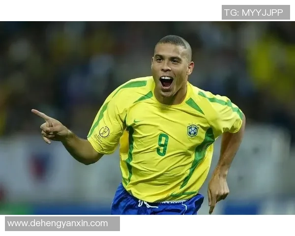 足球球星外貌解析：从发型到着装，探索他们的独特魅力与个性展现